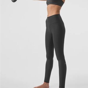Alo Yoga 7/8 High-Waist Airlift Legging